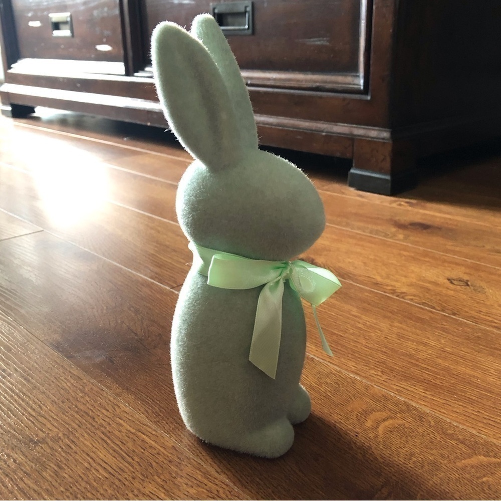 Green textured bunny